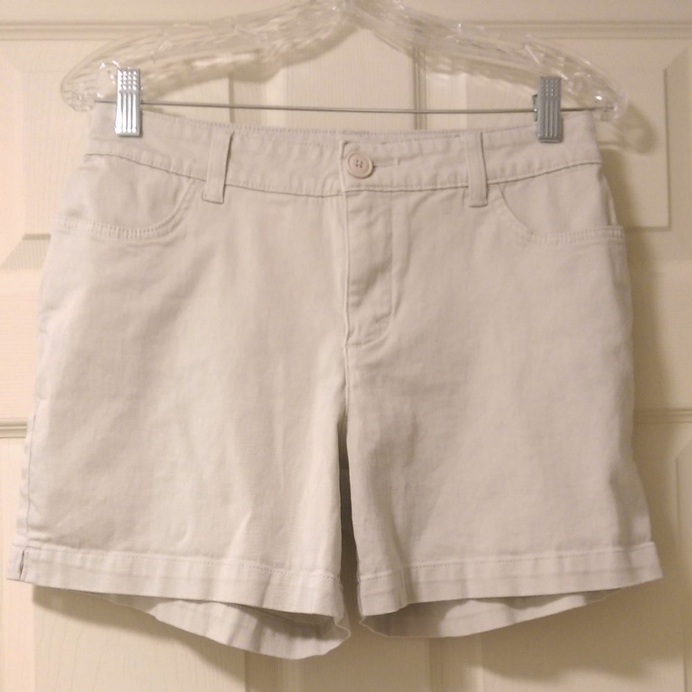 Lee Khaki Shorts